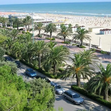 “il Centro” Nel Cuore, A Due Passi Dal Mare